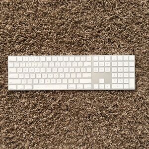 Apple Wireless Keyboard